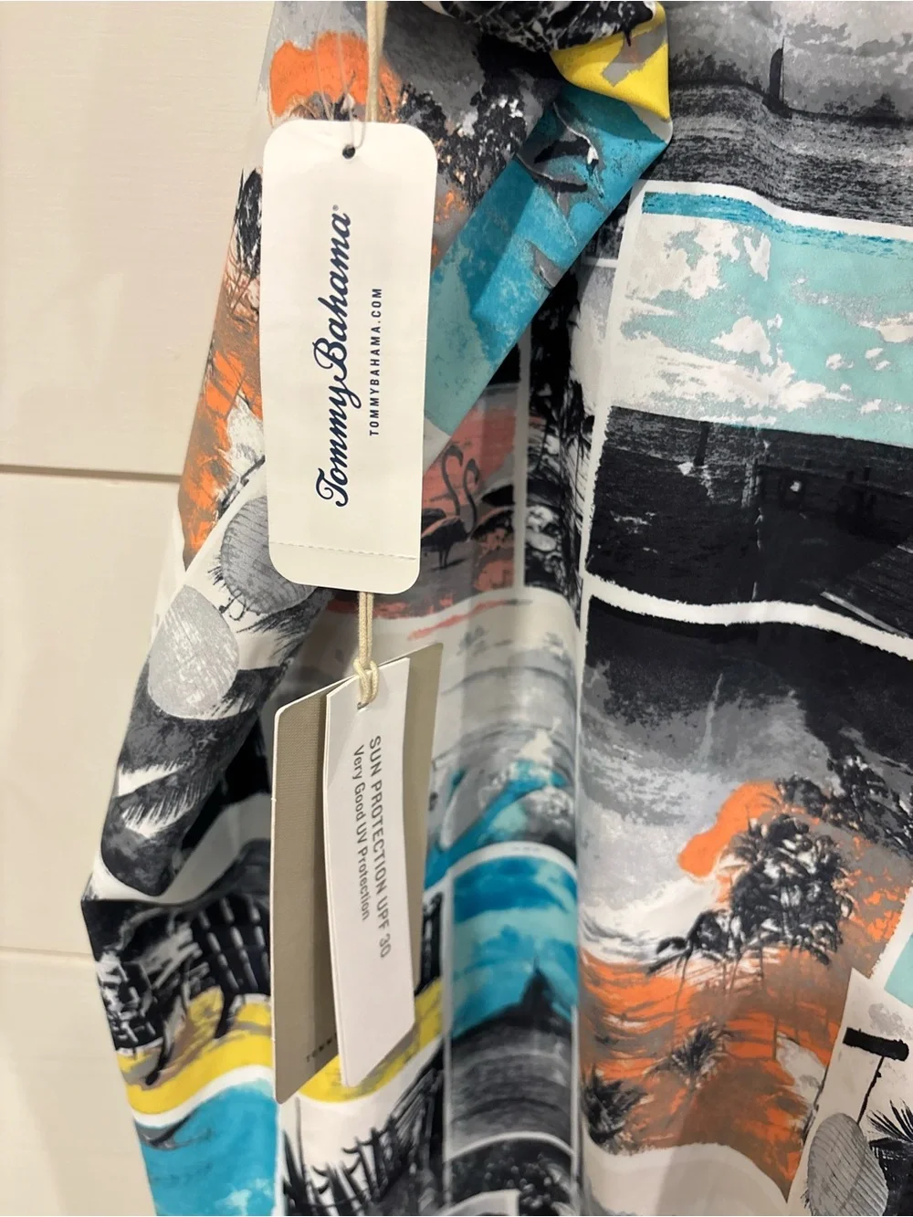 Molokai Snapshot 9-inch Board shorts in Bala Shark NWT Size 44